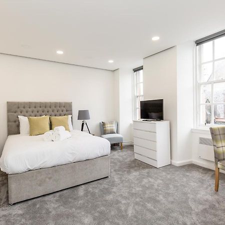 Refurbished Studio Next To The Royal Mile Apartment เอดินบะระ ภายนอก รูปภาพ