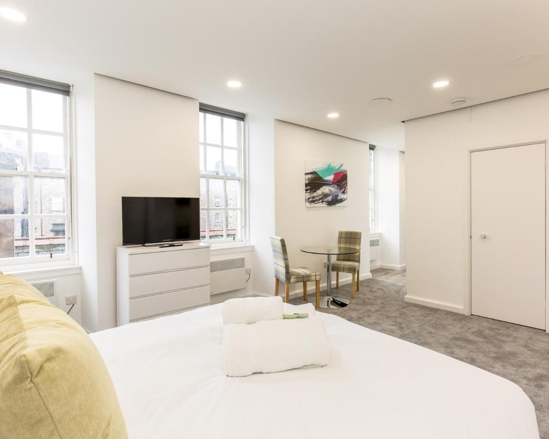 Refurbished Studio Next To The Royal Mile Apartment เอดินบะระ ภายนอก รูปภาพ