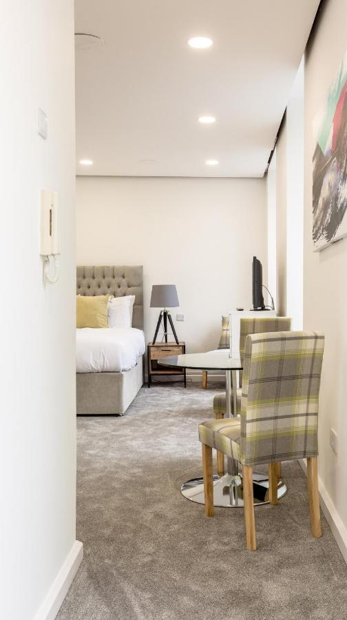 Refurbished Studio Next To The Royal Mile Apartment เอดินบะระ ภายนอก รูปภาพ