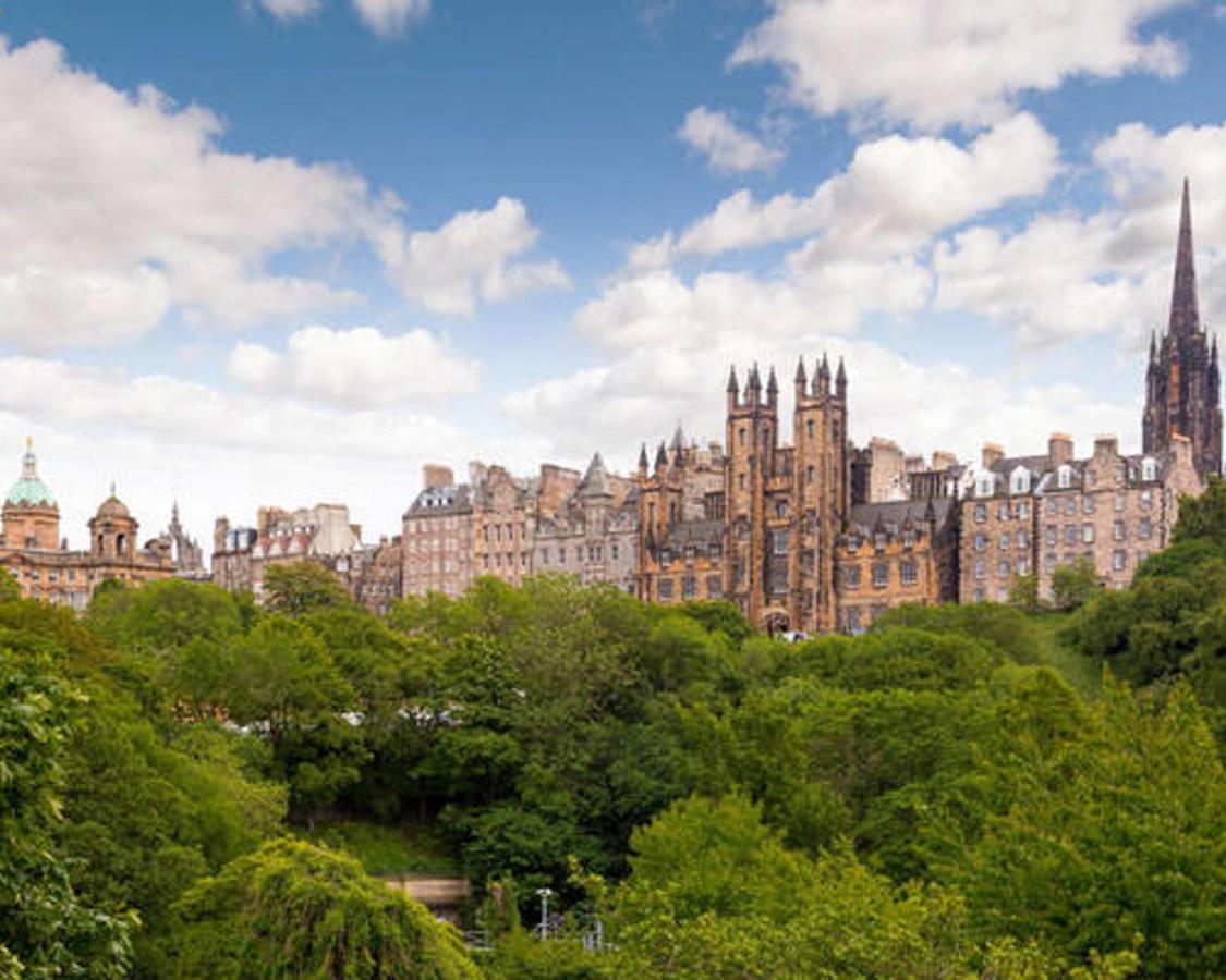 Refurbished Studio Next To The Royal Mile Apartment เอดินบะระ ภายนอก รูปภาพ