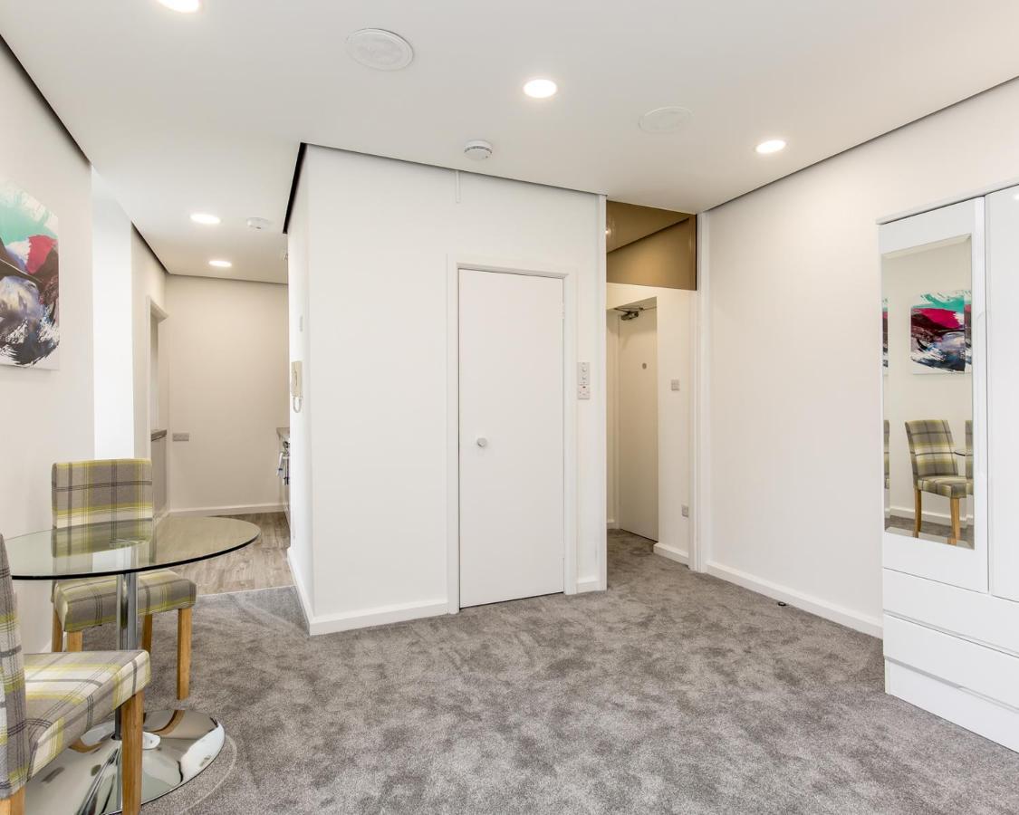 Refurbished Studio Next To The Royal Mile Apartment เอดินบะระ ภายนอก รูปภาพ